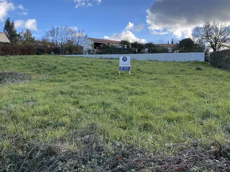 a vendre terrain viabilisé parcelle de 1000 m2 a cheffois