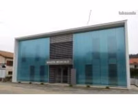 parking 15 m² ampuis