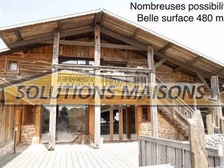 vaste chalet offrant de nombreuses possibilites