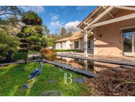 ecully - maison familiale d'environ 283 m² - parc de 4600 m² avec piscine - 5 chambres - g
