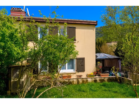 maison 3 chambres avec extérieur et garage !