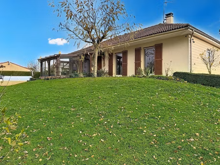 grande maison sur sous-sol à st martin le vieux