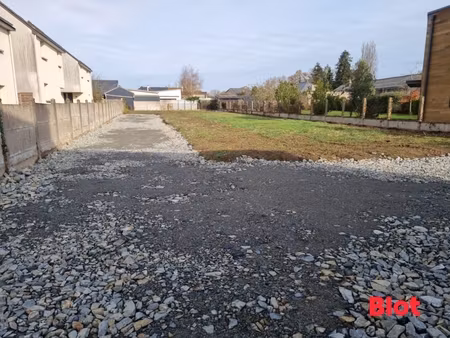 a vendre blot immobilier - terrain de 892m² dans le centre de servon-sur-vilaine