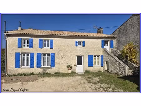 longère de caractère de 3 chambres  entièrement rénovée depuis 2018 – multiples dépendance