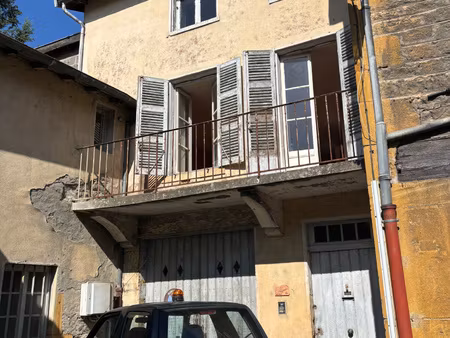 sain bel centre maison et dépendances a renover  garage  ja