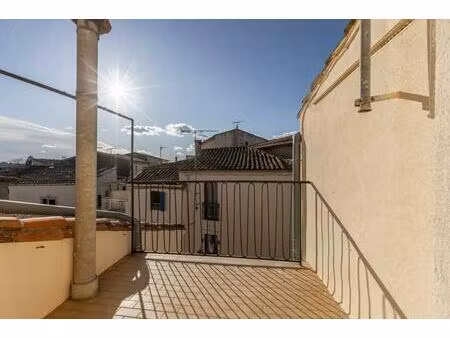 opportunité investisseurs ! maison de village avec 2 appartements indépendants – plaissan 