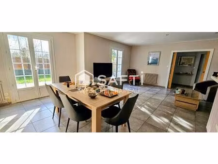 maison de plain pied de 125m² habitables non mitoyenne très bien entretenue avec 3 chambre