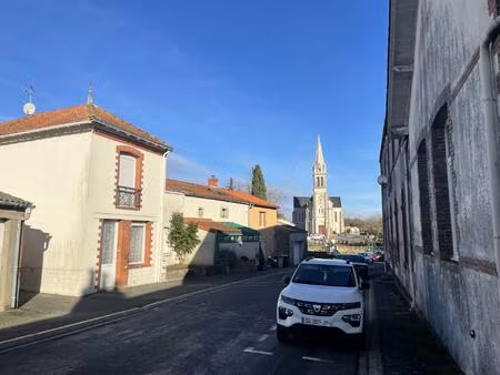 maison en pierre à rénover – 90 m² – centre bourg de saint-hilaire-de-clisson