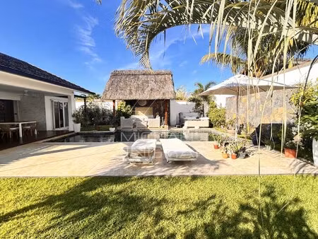 villa située dans une résidence sécurisée à grand baie - mzimc1005