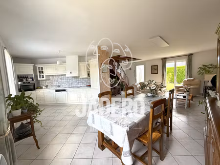 maison familiale lumineuse et fonctionnelle - 5 chambres + sous-sol complet