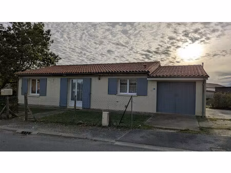 maison de plain-pied située à nancras