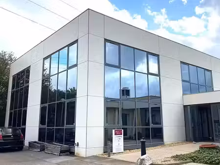 location bureau castelnau le lez 63 m²