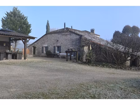 magnifique domaine avec piscine  dépendances et installations équestres – plus de 7 hectar