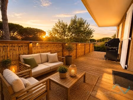 appartement t3 rénové avec une terrasse proche du centre ville de sainte maxime
