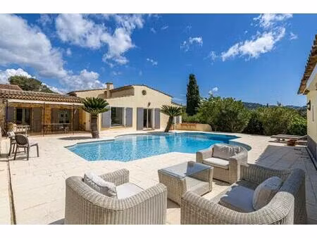 location maison 8 pièces 256 m² à mougins (06250)