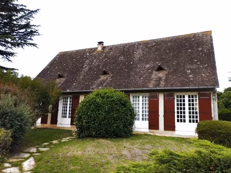 maison t5 avec sous-sol. a pied du centre ville.