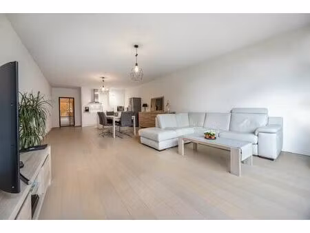 instapklaar appartement met tuin in hartje zandhoven