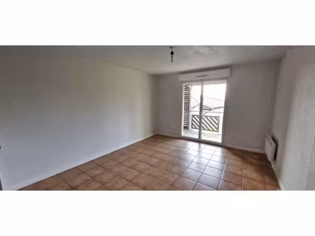 location appartement 2 pièces 37m² escassefort 47350