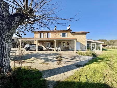 propriété sur 3ha + grange 250 m²+2 gites