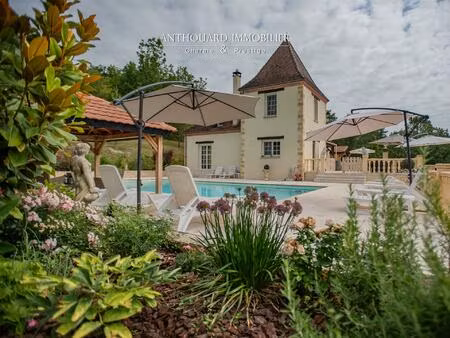 demeure périgourdine  gîtes  piscine