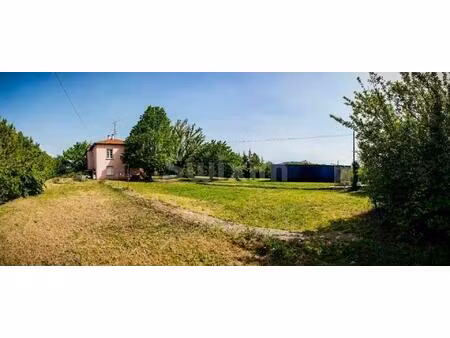 villa avec potentiel et terrain spacieux