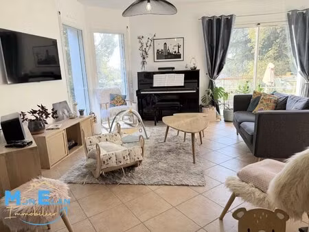 maison lumineuse avec vue dégagée