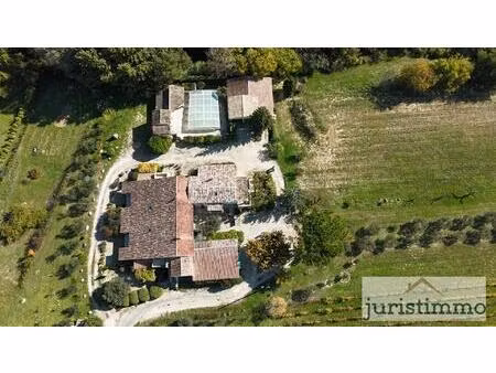 ensemble immobilier avec gites - à 5 min de vaison-la-romaine