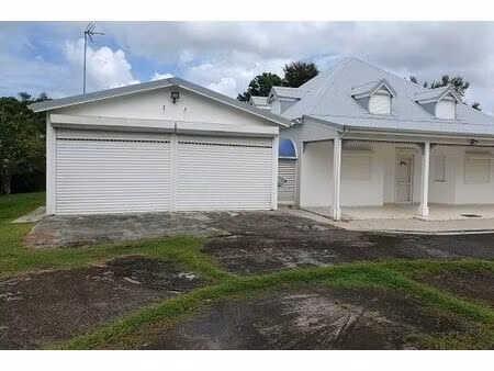 location maison 6 pièces 216m²