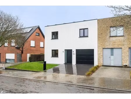 huis te koop in kortrijk met 4 slaapkamers