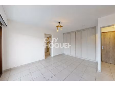 appartement t2 - grand balcon - garage - centre-ville saint-jorioz