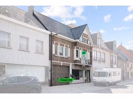 commercieel te koop in sint-lievens-houtem met 3 slaapkamers