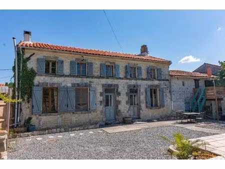 joli cottage avec jardin  piscine et maison d'amis