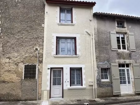une maison de village pratique - pour investir ou vivre