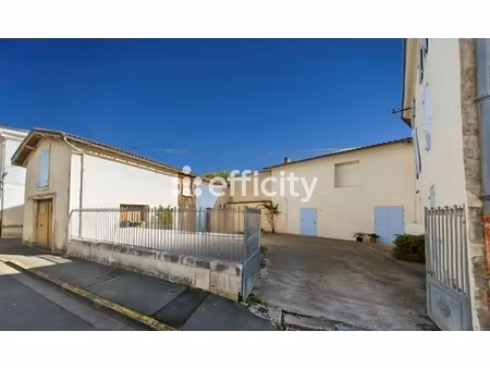 immeuble 16 pièces - 327 m²