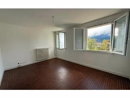 location appartement  69 m² t-4 à laragne-montéglin  690 €
