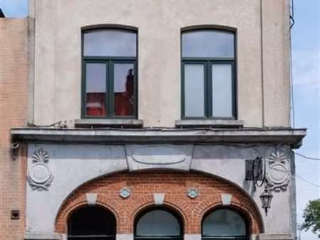 situation centrale pour une grande famille  prof. libérale.