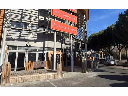 location local commercial