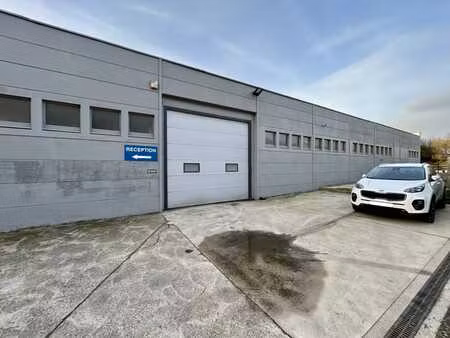 entrepôt de 450 m² dans site sécurisé