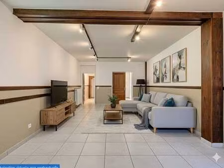 spacieuse maison en plein centre de houffalize.