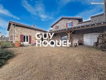 propriété 5 pièces 135 m²