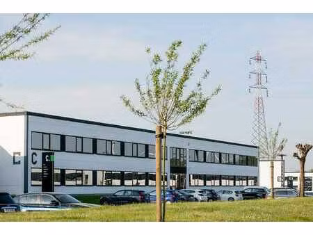bureaux 1320 m² à louer à tournai