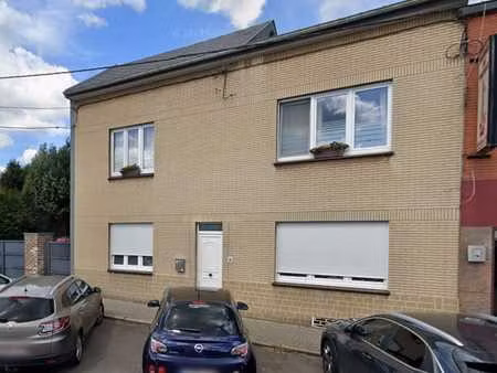 superbe maison mitoyenne entièrement rénovée