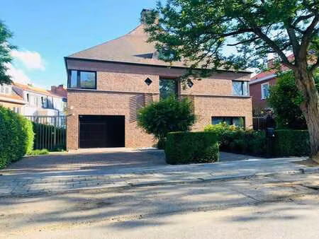 villa contemporaine de prestige meublée