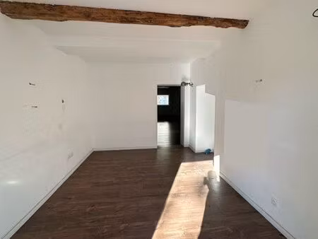 local commercial/professionnel 120m2 + cour extérieure 50m2
