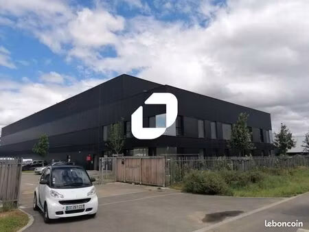 local d'activité 2 883 m²