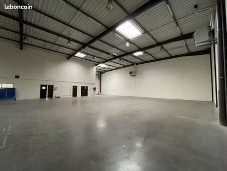 mixte activites-bureaux 493 m² saint priest