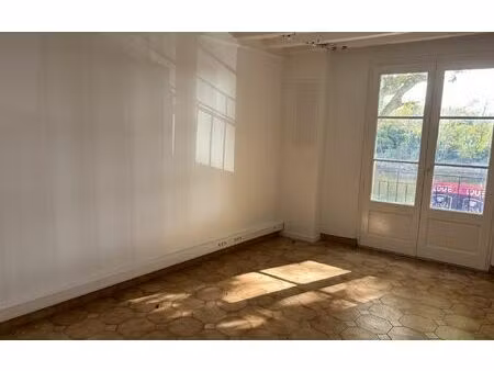 appartement chinon 113.4 m² t-2 à vendre  143 000 €