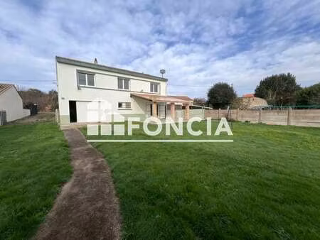 location maison à avrillé (85440) : à louer / 136m² avrillé