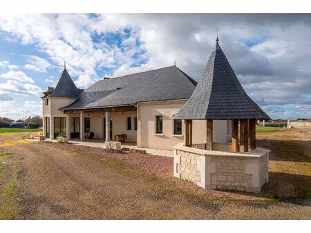 maison d'architecte avec vie de plain-pied et dépendances