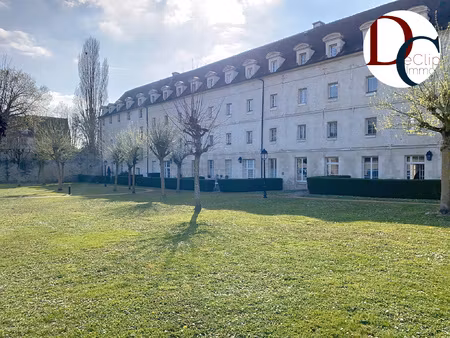 appartement en duplex centre-ville de senlis 3 chambres